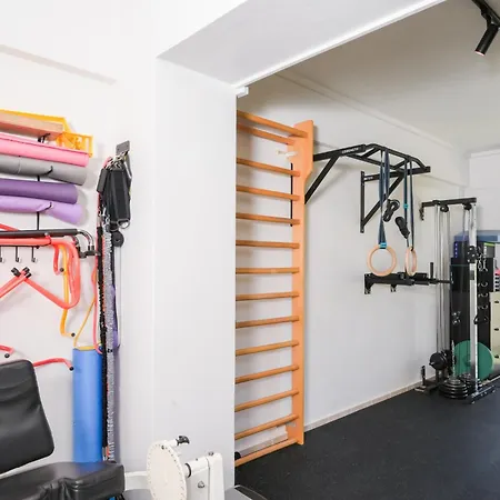 Antonis Apts, Physio Fitness Retreats *