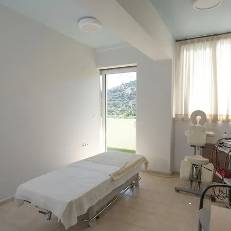 Antonis Apts, Physio Fitness Retreats Plakias