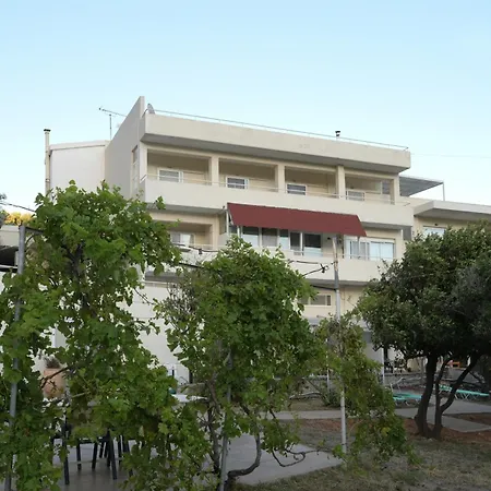 Antonis Apts, Physio Fitness Retreats * Plakias