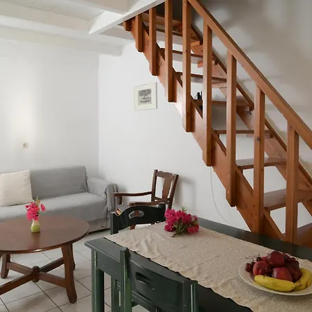 Antonis Apts, Physio Fitness Retreats Plakias