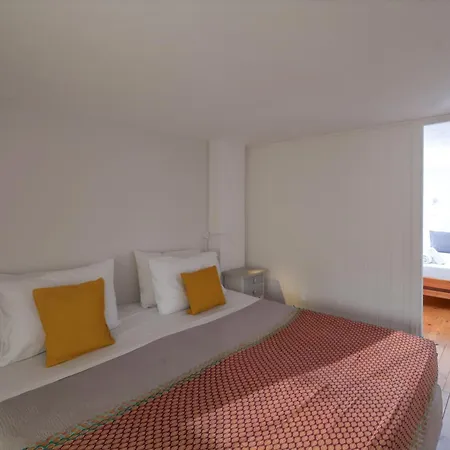 Antonis Apts, Physio Fitness Retreats *