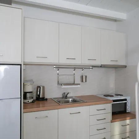 Antonis Apts, Physio Fitness Retreats Plakias