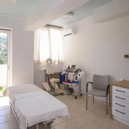 Antonis Apts, Physio Fitness Retreats Plakiász
